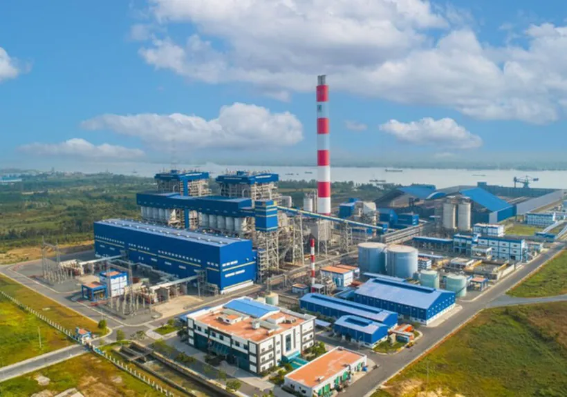 Centrale de production d'électricité vue du ciel